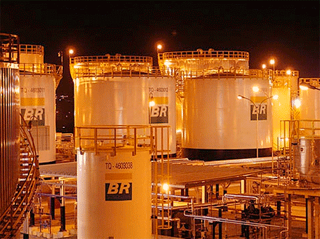 incumplimiento de la normativa medioambiental, e irregularidades en las habilitaciones